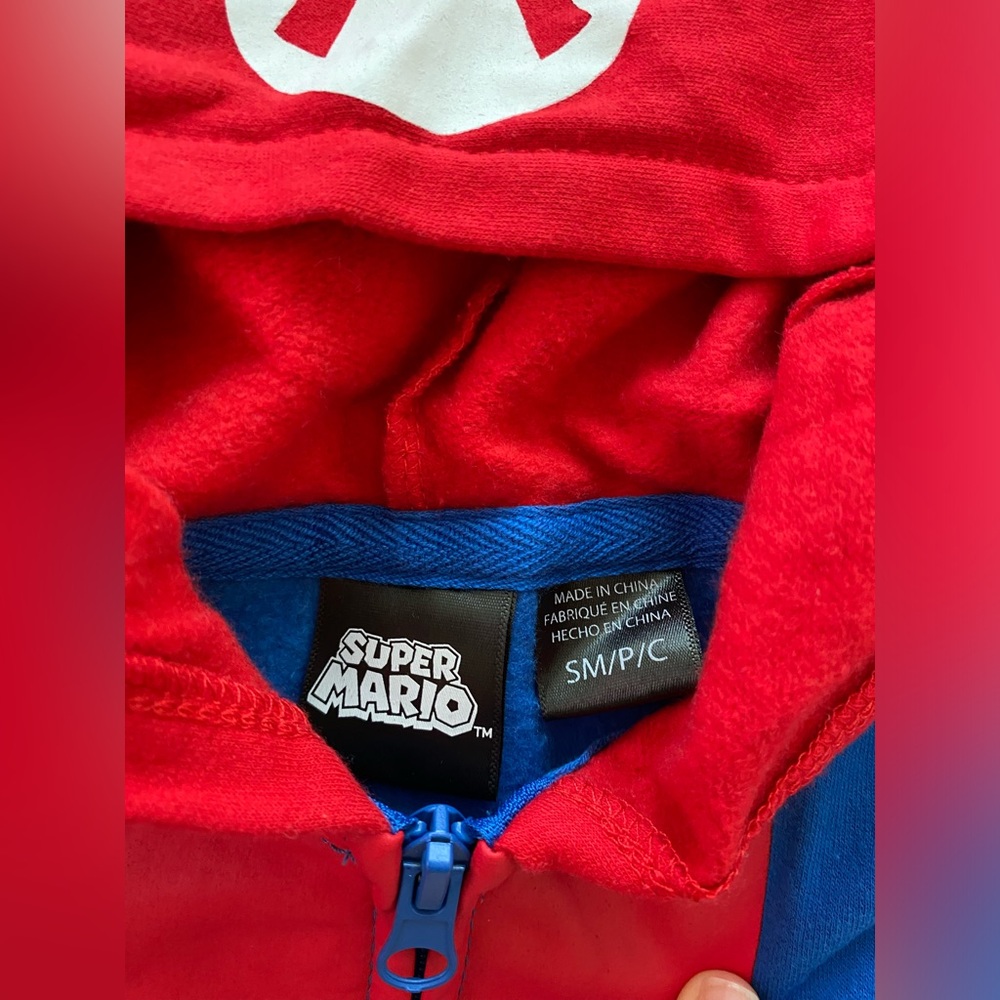 (KIDS) NWOT- Target/Super Mario hoodie. Size S. - Picture 3 of 7